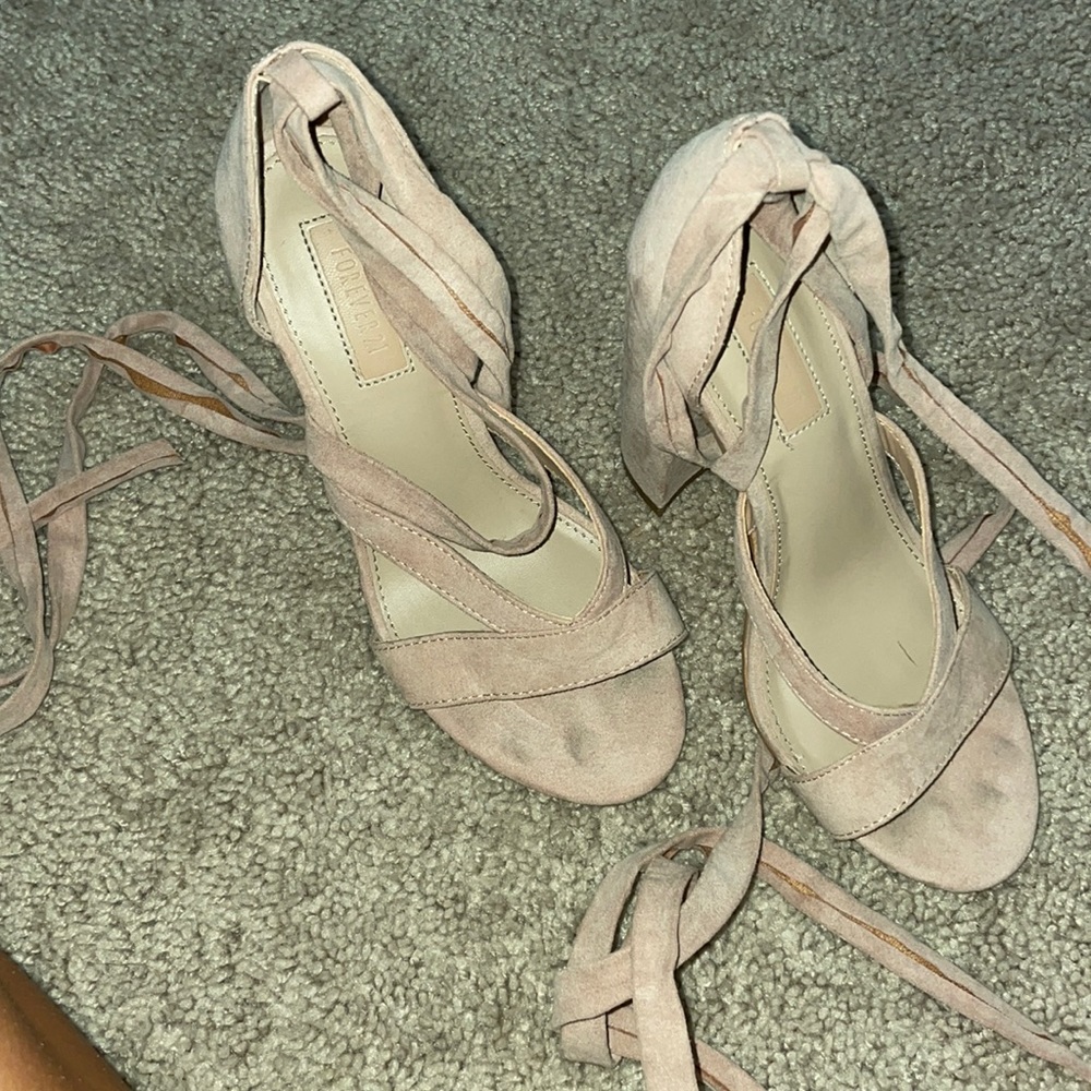 FOREVER 21 heals
